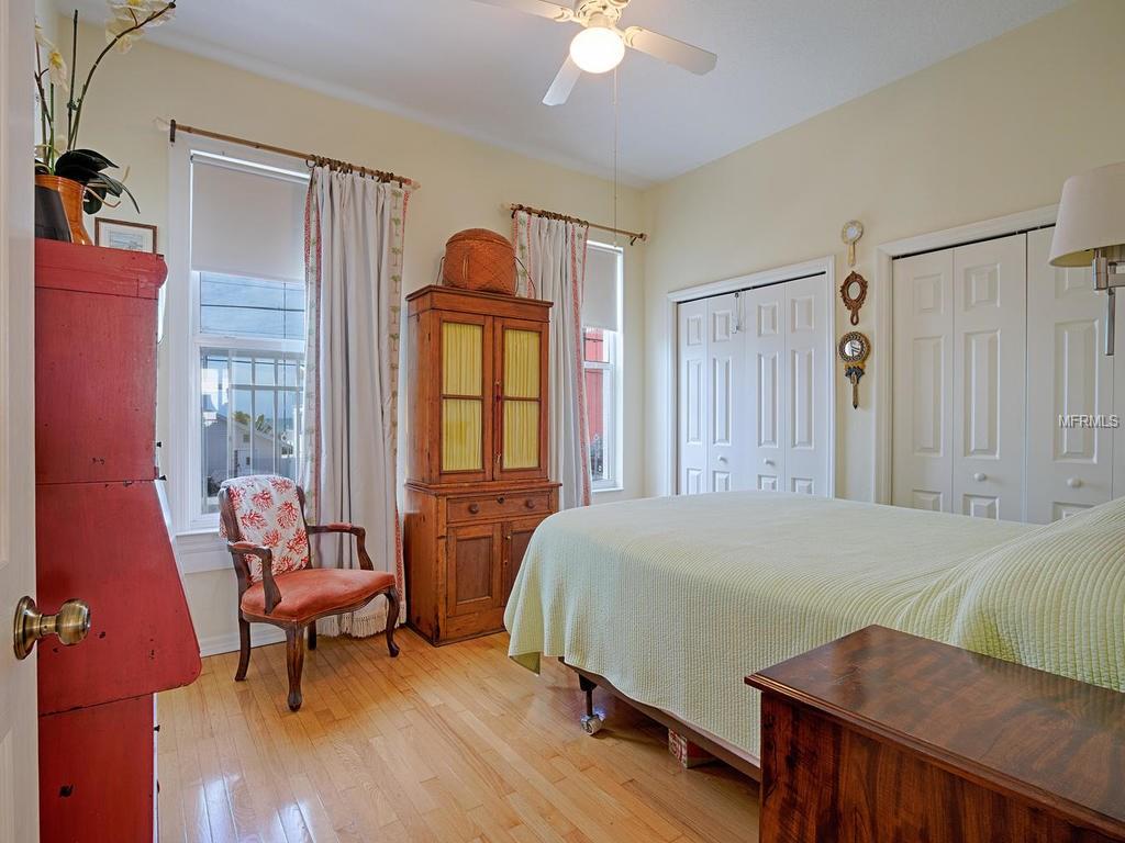 9933 GULF BOULEVARD, TREASURE ISLAND, Florida 33706, 3 Bedrooms Bedrooms, 4 Rooms Rooms,3 BathroomsBathrooms,Residential,For sale,GULF,U7844495