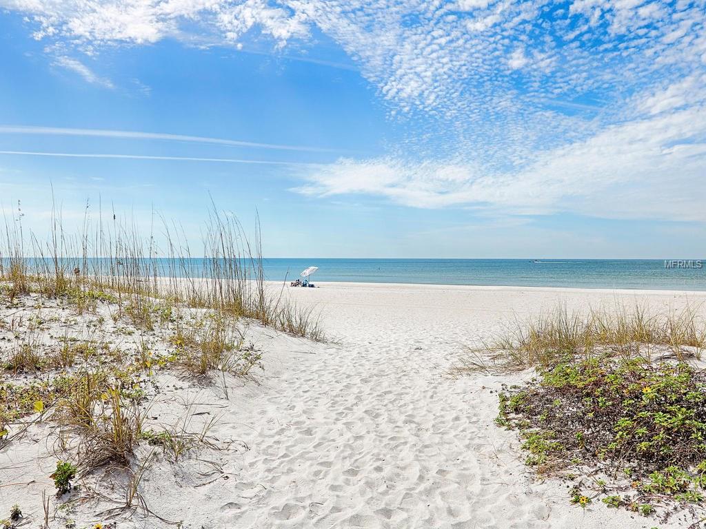 9933 GULF BOULEVARD, TREASURE ISLAND, Florida 33706, 3 Bedrooms Bedrooms, 4 Rooms Rooms,3 BathroomsBathrooms,Residential,For sale,GULF,U7844495