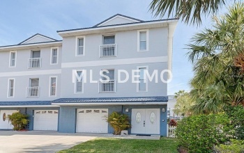 9933 GULF BOULEVARD, TREASURE ISLAND, Florida 33706, 3 Bedrooms Bedrooms, 4 Rooms Rooms,3 BathroomsBathrooms,Residential,For sale,GULF,U7844495