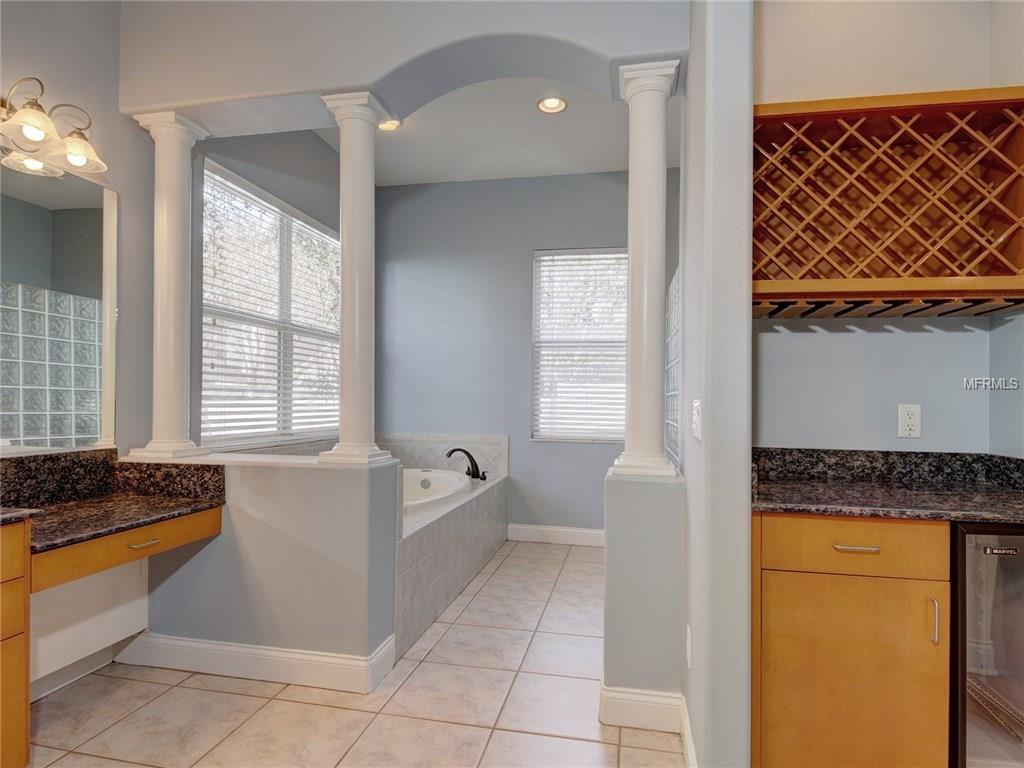 11407 W QUEENSWAY DRIVE, TEMPLE TERRACE, Florida 33617, 4 Bedrooms Bedrooms, 8 Rooms Rooms,4 BathroomsBathrooms,Residential,For sale,QUEENSWAY,T2927720