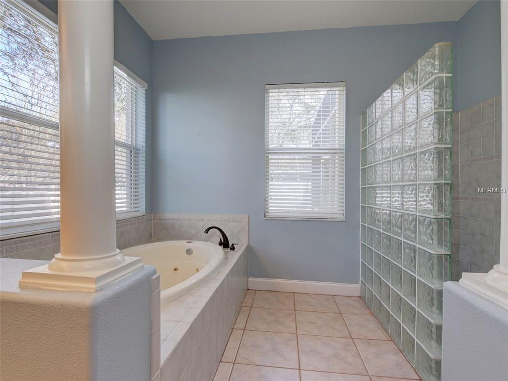 11407 W QUEENSWAY DRIVE, TEMPLE TERRACE, Florida 33617, 4 Bedrooms Bedrooms, 8 Rooms Rooms,4 BathroomsBathrooms,Residential,For sale,QUEENSWAY,T2927720