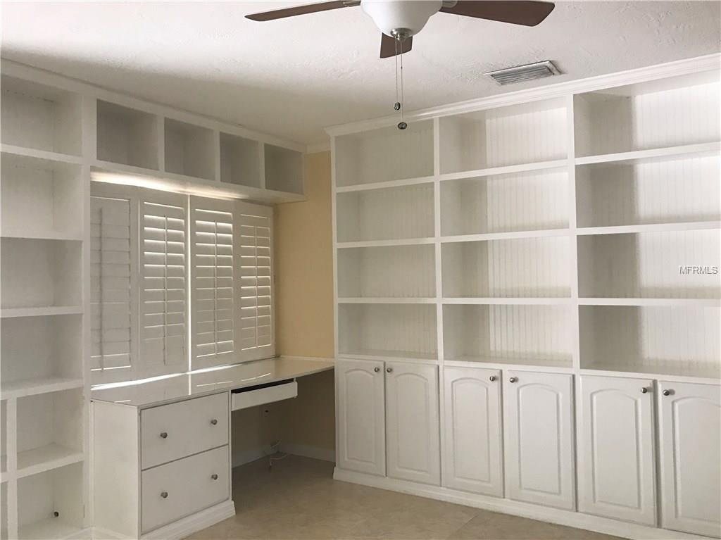 1548 CARSON CIRCLE NE, ST PETERSBURG, Florida 33703, 2 Bedrooms Bedrooms, 3 Rooms Rooms,1 BathroomBathrooms,Residential,For sale,CARSON,T2878171