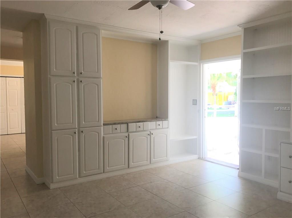 1548 CARSON CIRCLE NE, ST PETERSBURG, Florida 33703, 2 Bedrooms Bedrooms, 3 Rooms Rooms,1 BathroomBathrooms,Residential,For sale,CARSON,T2878171