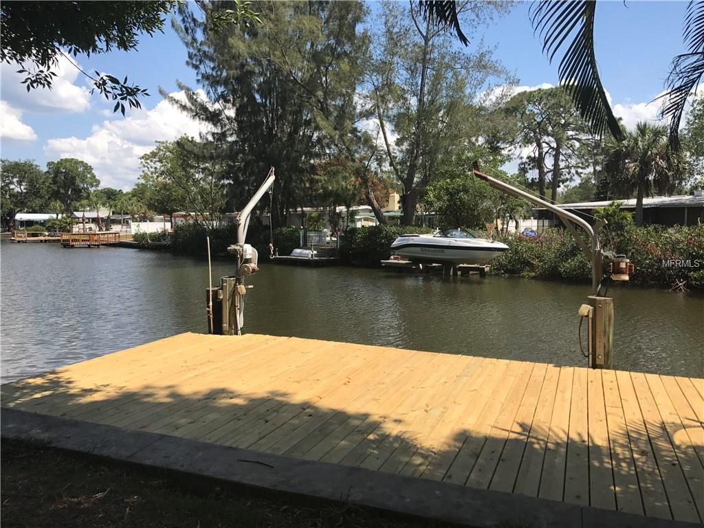 1548 CARSON CIRCLE NE, ST PETERSBURG, Florida 33703, 2 Bedrooms Bedrooms, 3 Rooms Rooms,1 BathroomBathrooms,Residential,For sale,CARSON,T2878171