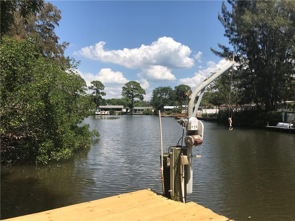 1548 CARSON CIRCLE NE, ST PETERSBURG, Florida 33703, 2 Bedrooms Bedrooms, 3 Rooms Rooms,1 BathroomBathrooms,Residential,For sale,CARSON,T2878171