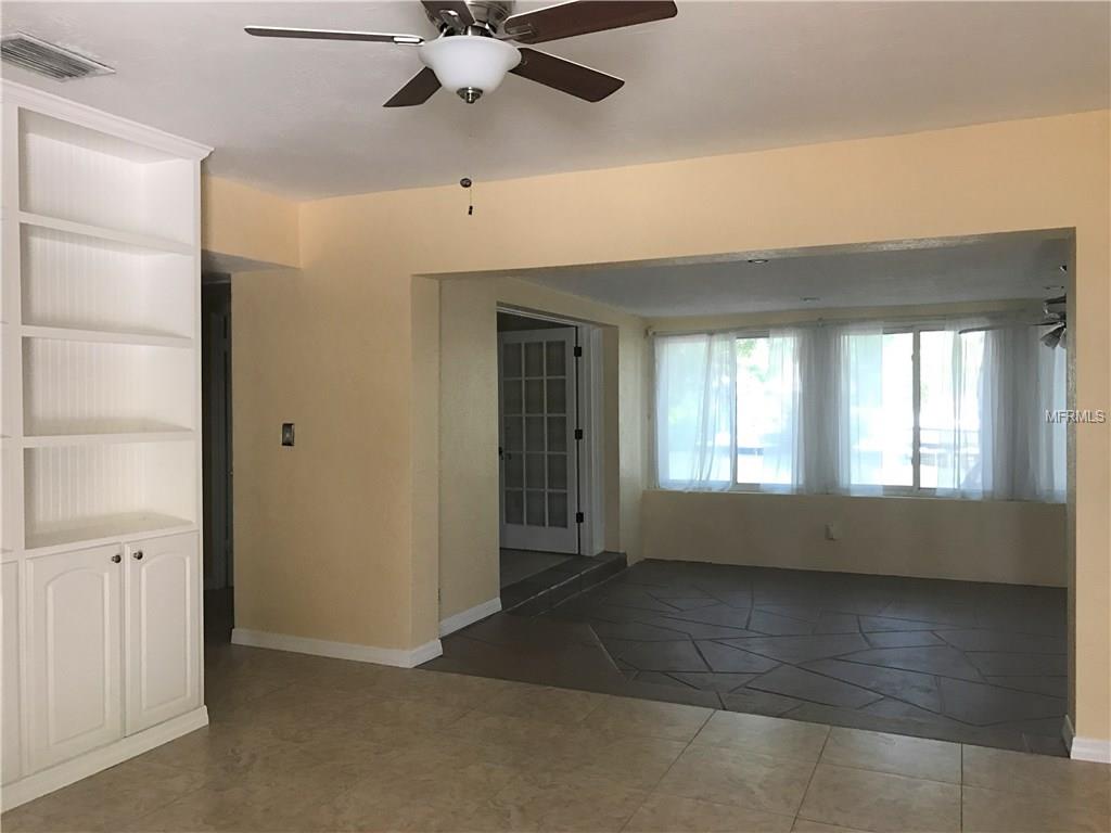 1548 CARSON CIRCLE NE, ST PETERSBURG, Florida 33703, 2 Bedrooms Bedrooms, 3 Rooms Rooms,1 BathroomBathrooms,Residential,For sale,CARSON,T2878171