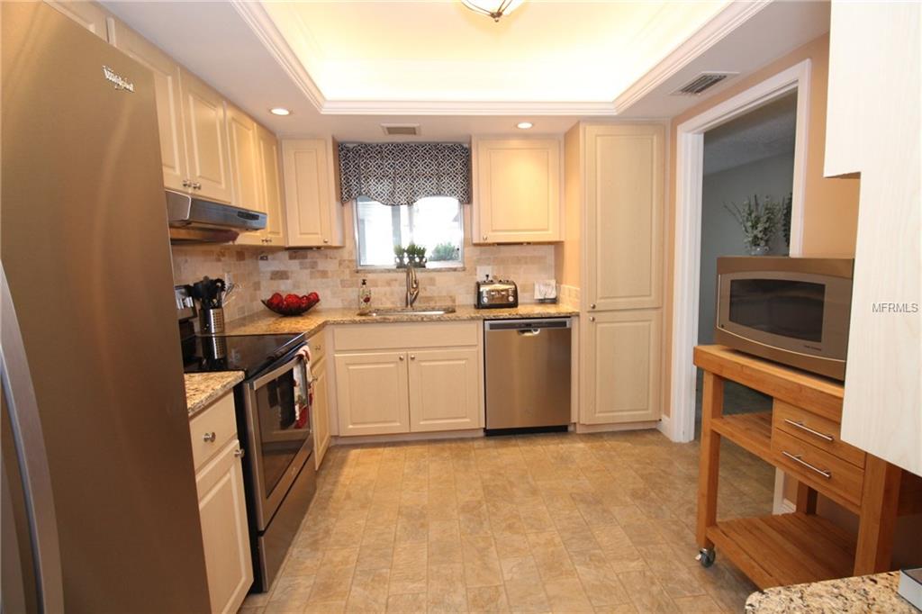 3976 LAKESIDE ROAD, SARASOTA, Florida 34232, 2 Bedrooms Bedrooms, 7 Rooms Rooms,2 BathroomsBathrooms,Residential,For sale,LAKESIDE,A4201697