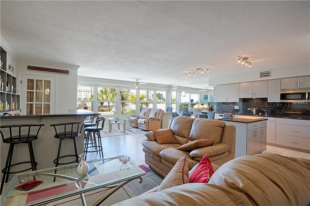 661 POINSETTIA AVENUE, CLEARWATER BEACH, Florida 33767, 2 Bedrooms Bedrooms, 4 Rooms Rooms,2 BathroomsBathrooms,Residential,For sale,POINSETTIA,U7841204