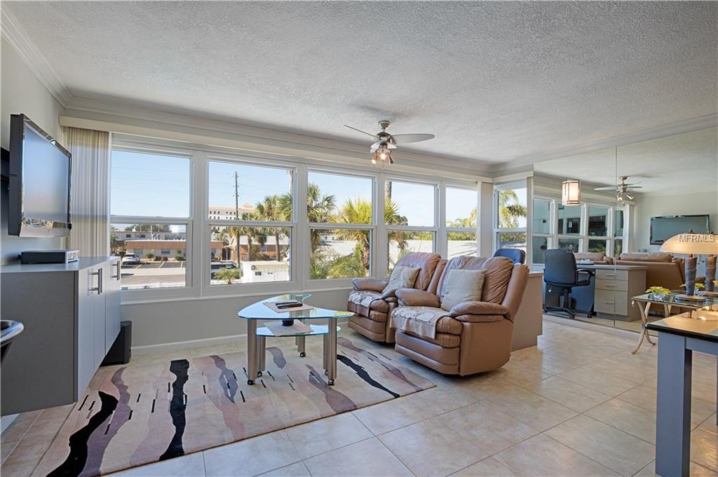 661 POINSETTIA AVENUE, CLEARWATER BEACH, Florida 33767, 2 Bedrooms Bedrooms, 4 Rooms Rooms,2 BathroomsBathrooms,Residential,For sale,POINSETTIA,U7841204