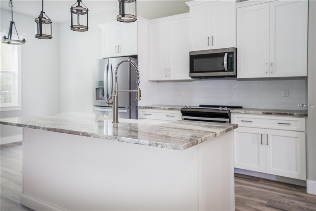 480 LAKE ROAD, LAKE MARY, Florida 32746, 4 Bedrooms Bedrooms, 10 Rooms Rooms,3 BathroomsBathrooms,Residential,For sale,LAKE,O5560406