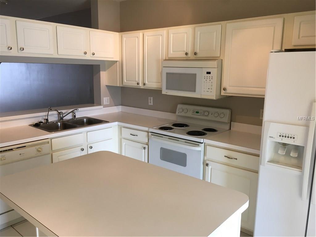 2472 LAKE WOODBERRY CIRCLE, BRANDON, Florida 33510, 2 Bedrooms Bedrooms, 6 Rooms Rooms,1 BathroomBathrooms,Residential,For sale,LAKE WOODBERRY,T2928285