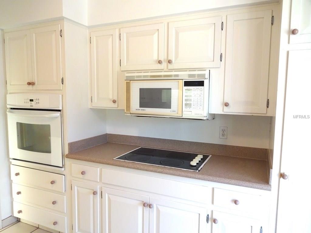 615 10TH AVENUE NE, ST PETERSBURG, Florida 33701, 1 Bedroom Bedrooms, 3 Rooms Rooms,1 BathroomBathrooms,Residential,For sale,10TH,U7845082