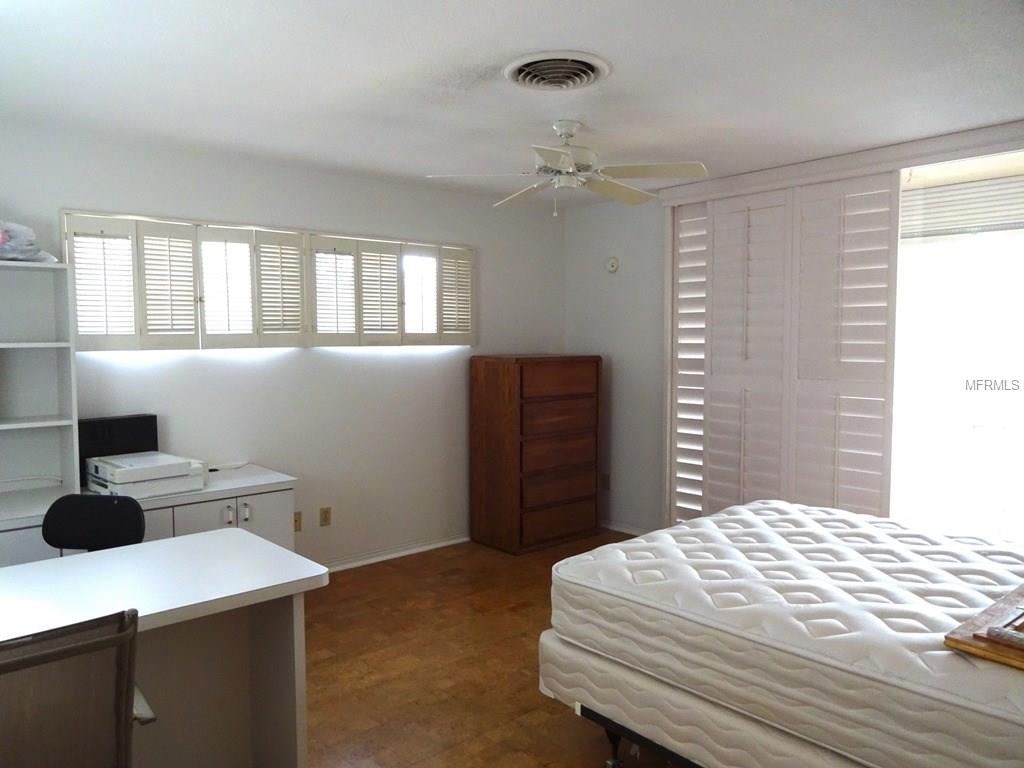 615 10TH AVENUE NE, ST PETERSBURG, Florida 33701, 1 Bedroom Bedrooms, 3 Rooms Rooms,1 BathroomBathrooms,Residential,For sale,10TH,U7845082