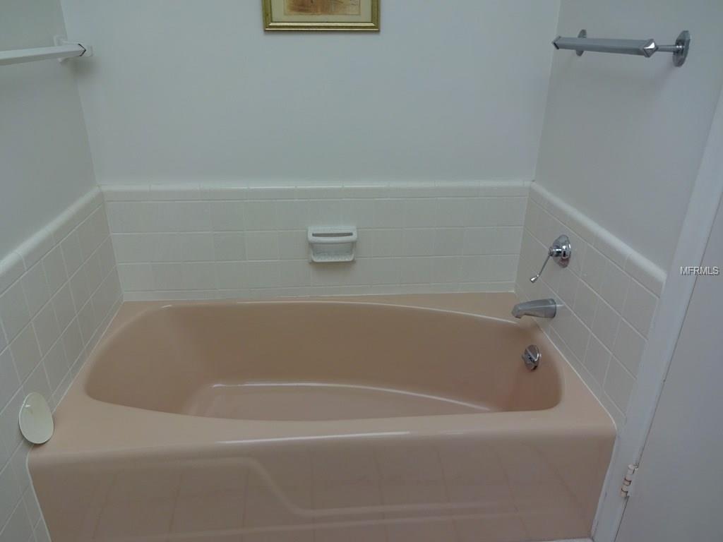 615 10TH AVENUE NE, ST PETERSBURG, Florida 33701, 1 Bedroom Bedrooms, 3 Rooms Rooms,1 BathroomBathrooms,Residential,For sale,10TH,U7845082