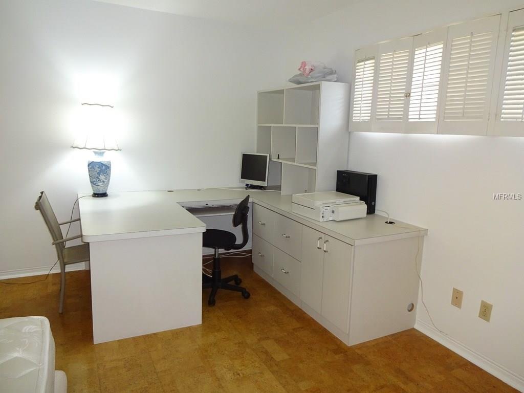 615 10TH AVENUE NE, ST PETERSBURG, Florida 33701, 1 Bedroom Bedrooms, 3 Rooms Rooms,1 BathroomBathrooms,Residential,For sale,10TH,U7845082