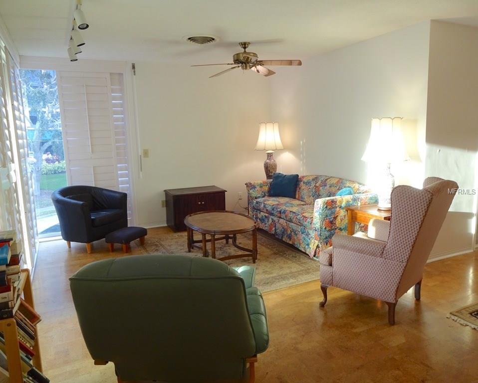 615 10TH AVENUE NE, ST PETERSBURG, Florida 33701, 1 Bedroom Bedrooms, 3 Rooms Rooms,1 BathroomBathrooms,Residential,For sale,10TH,U7845082
