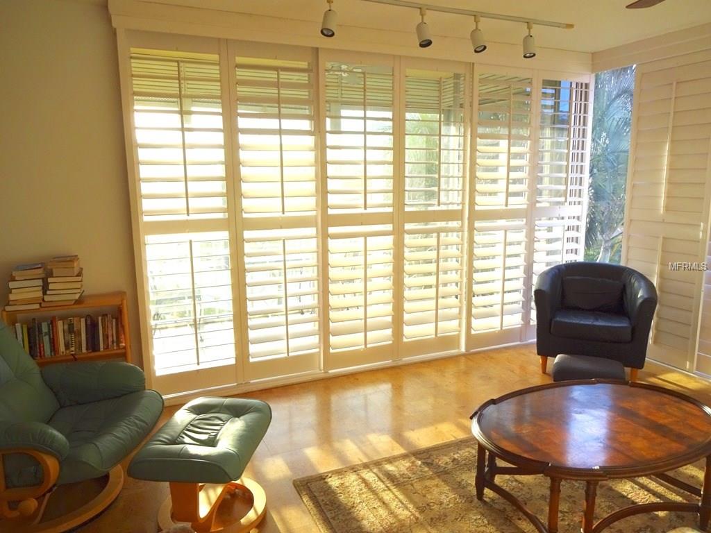 615 10TH AVENUE NE, ST PETERSBURG, Florida 33701, 1 Bedroom Bedrooms, 3 Rooms Rooms,1 BathroomBathrooms,Residential,For sale,10TH,U7845082