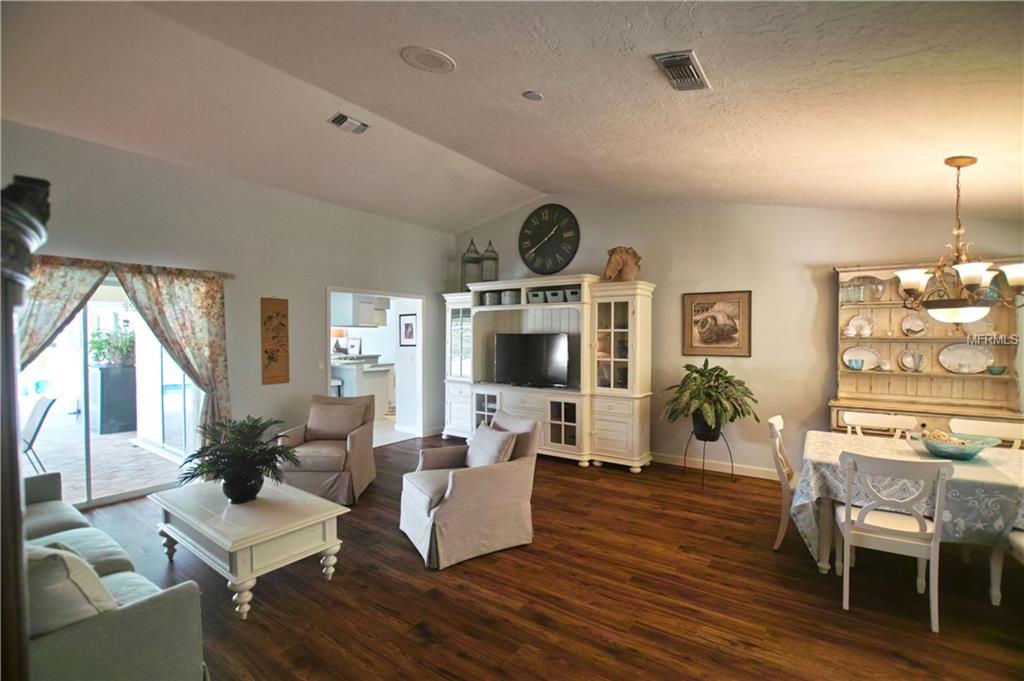 5749 CARRIAGE DR, SARASOTA, Florida 34243, 3 Bedrooms Bedrooms, 8 Rooms Rooms,2 BathroomsBathrooms,Residential,For sale,CARRIAGE DR,A4208474