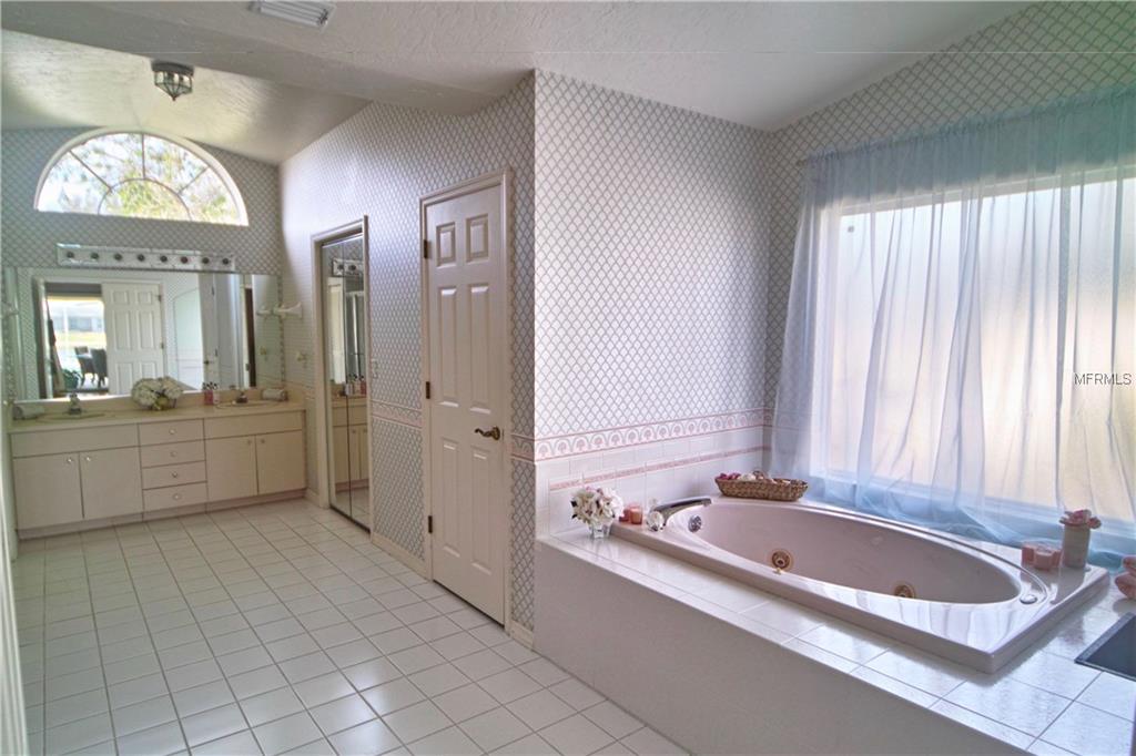 5749 CARRIAGE DR, SARASOTA, Florida 34243, 3 Bedrooms Bedrooms, 8 Rooms Rooms,2 BathroomsBathrooms,Residential,For sale,CARRIAGE DR,A4208474