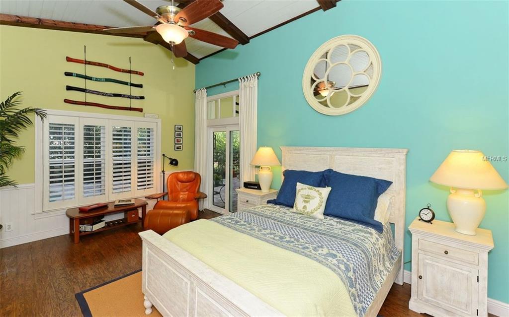 6401 GOLDEN LEAF COURT, LAKEWOOD RANCH, Florida 34202, 3 Bedrooms Bedrooms, 8 Rooms Rooms,2 BathroomsBathrooms,Residential,For sale,GOLDEN LEAF,A4209361