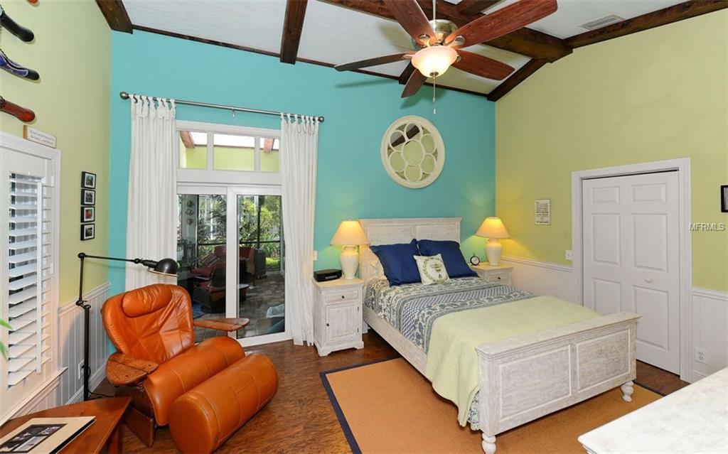 6401 GOLDEN LEAF COURT, LAKEWOOD RANCH, Florida 34202, 3 Bedrooms Bedrooms, 8 Rooms Rooms,2 BathroomsBathrooms,Residential,For sale,GOLDEN LEAF,A4209361