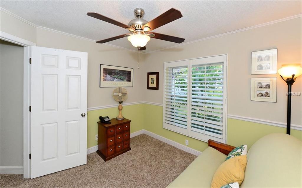 6401 GOLDEN LEAF COURT, LAKEWOOD RANCH, Florida 34202, 3 Bedrooms Bedrooms, 8 Rooms Rooms,2 BathroomsBathrooms,Residential,For sale,GOLDEN LEAF,A4209361