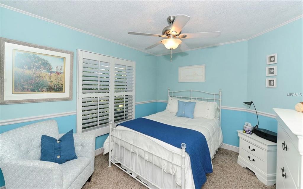 6401 GOLDEN LEAF COURT, LAKEWOOD RANCH, Florida 34202, 3 Bedrooms Bedrooms, 8 Rooms Rooms,2 BathroomsBathrooms,Residential,For sale,GOLDEN LEAF,A4209361