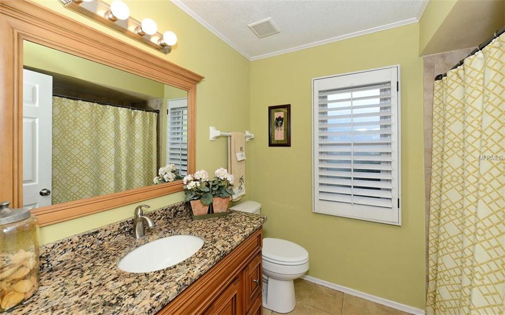 6401 GOLDEN LEAF COURT, LAKEWOOD RANCH, Florida 34202, 3 Bedrooms Bedrooms, 8 Rooms Rooms,2 BathroomsBathrooms,Residential,For sale,GOLDEN LEAF,A4209361