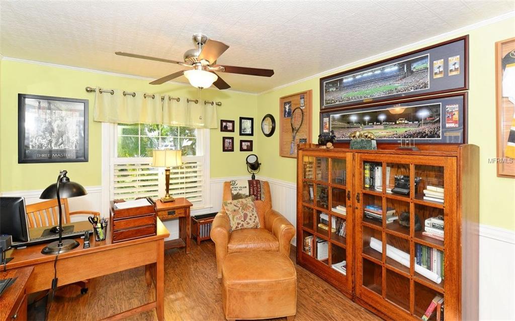 6401 GOLDEN LEAF COURT, LAKEWOOD RANCH, Florida 34202, 3 Bedrooms Bedrooms, 8 Rooms Rooms,2 BathroomsBathrooms,Residential,For sale,GOLDEN LEAF,A4209361