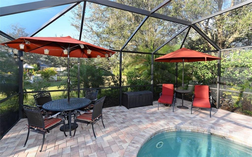 6401 GOLDEN LEAF COURT, LAKEWOOD RANCH, Florida 34202, 3 Bedrooms Bedrooms, 8 Rooms Rooms,2 BathroomsBathrooms,Residential,For sale,GOLDEN LEAF,A4209361