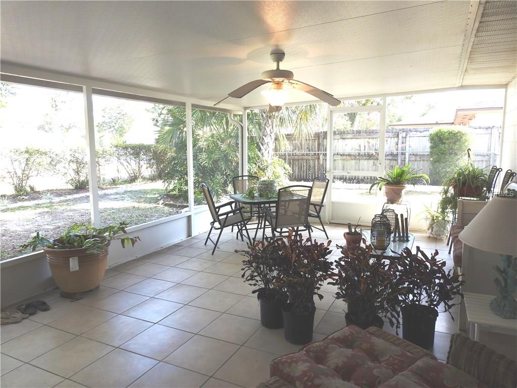 1027 E UNIVERSITY AVENUE, DELAND, Florida 32724, 3 Bedrooms Bedrooms, 6 Rooms Rooms,2 BathroomsBathrooms,Residential,For sale,UNIVERSITY,V4722879