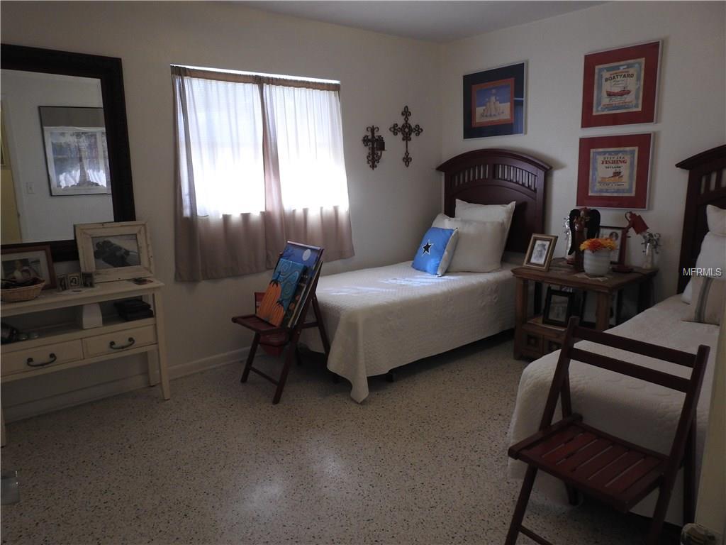 1027 E UNIVERSITY AVENUE, DELAND, Florida 32724, 3 Bedrooms Bedrooms, 6 Rooms Rooms,2 BathroomsBathrooms,Residential,For sale,UNIVERSITY,V4722879