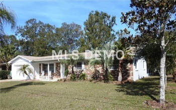 1027 E UNIVERSITY AVENUE, DELAND, Florida 32724, 3 Bedrooms Bedrooms, 6 Rooms Rooms,2 BathroomsBathrooms,Residential,For sale,UNIVERSITY,V4722879