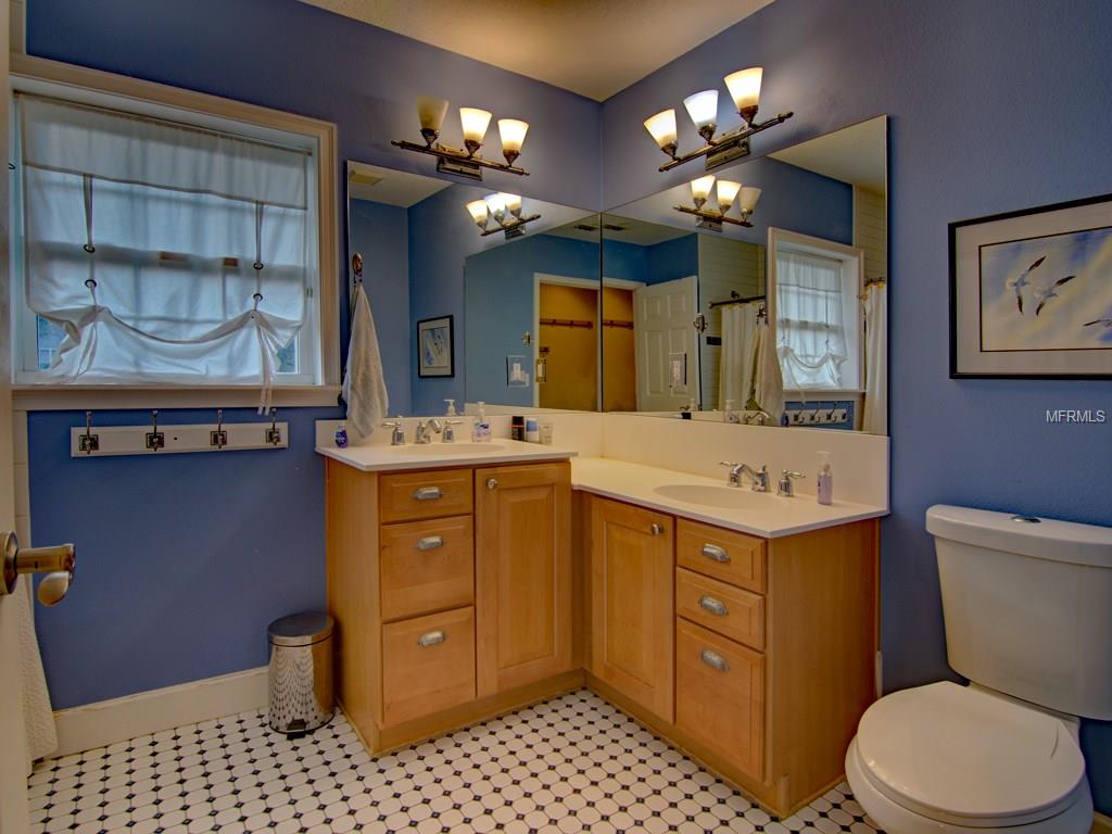 308 N LAKE JESSUP AVENUE, OVIEDO, Florida 32765, 5 Bedrooms Bedrooms, 3 Rooms Rooms,2 BathroomsBathrooms,Residential,For sale,LAKE JESSUP,O5561693