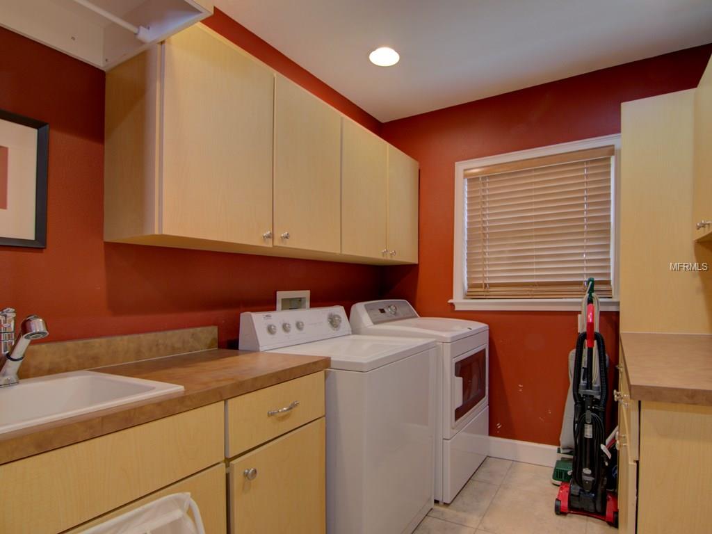 308 N LAKE JESSUP AVENUE, OVIEDO, Florida 32765, 5 Bedrooms Bedrooms, 3 Rooms Rooms,2 BathroomsBathrooms,Residential,For sale,LAKE JESSUP,O5561693