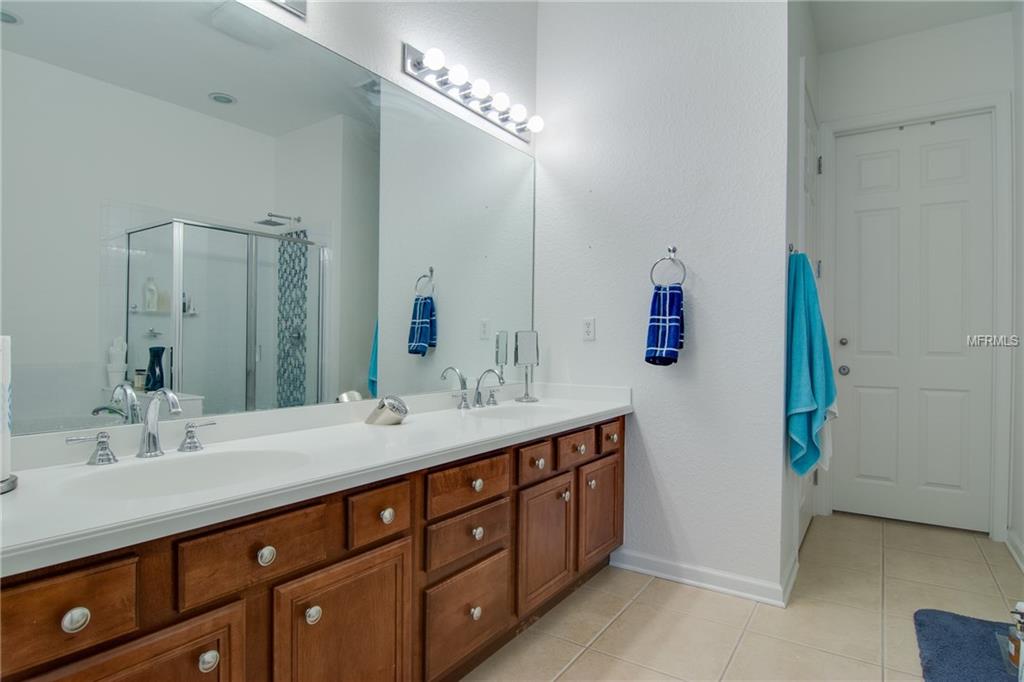 ORLANDO, Florida 32835, 3 Bedrooms Bedrooms, 5 Rooms Rooms,2 BathroomsBathrooms,Residential,For sale,O5553302