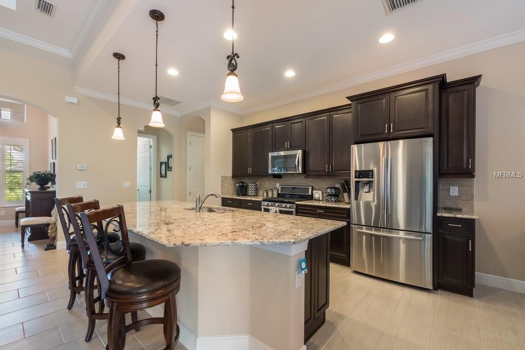 5201 LAKE OVERLOOK AVENUE, BRADENTON, Florida 34208, 4 Bedrooms Bedrooms, 7 Rooms Rooms,3 BathroomsBathrooms,Residential,For sale,LAKE OVERLOOK,A4208821