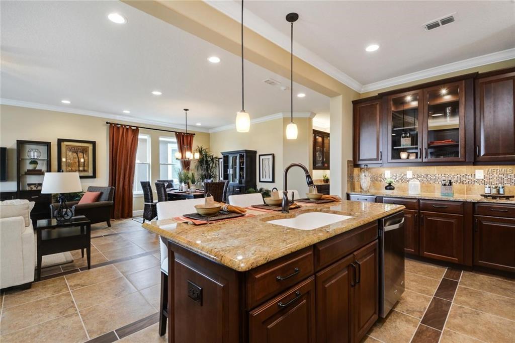 2405 CHATEAU LOOP, KISSIMMEE, Florida 34741, 4 Bedrooms Bedrooms, 3 Rooms Rooms,2 BathroomsBathrooms,Residential,For sale,CHATEAU,O5561358