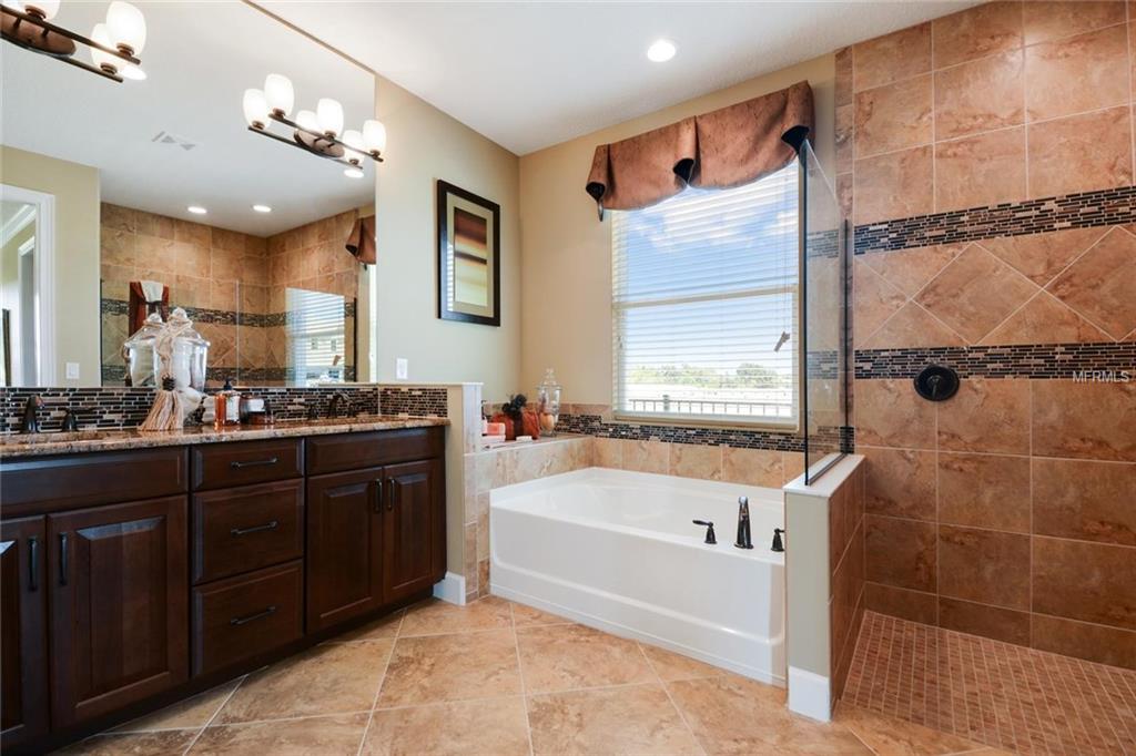 2405 CHATEAU LOOP, KISSIMMEE, Florida 34741, 4 Bedrooms Bedrooms, 3 Rooms Rooms,2 BathroomsBathrooms,Residential,For sale,CHATEAU,O5561358