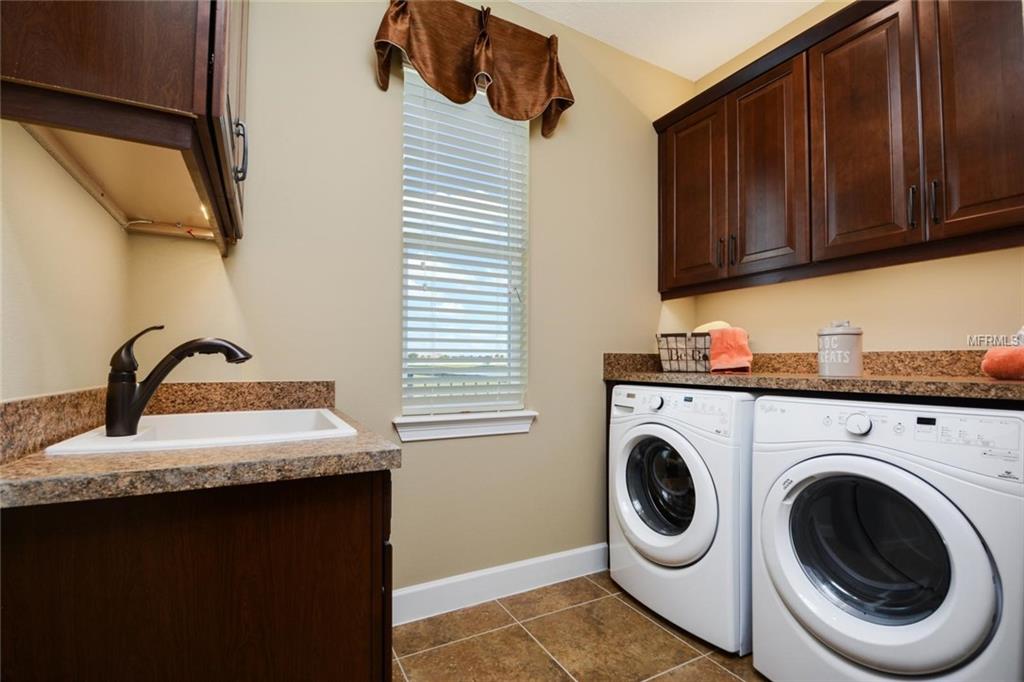 2405 CHATEAU LOOP, KISSIMMEE, Florida 34741, 4 Bedrooms Bedrooms, 3 Rooms Rooms,2 BathroomsBathrooms,Residential,For sale,CHATEAU,O5561358