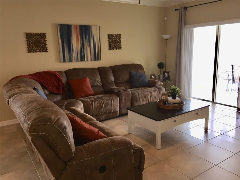 2881 MOONSTONE BEND, KISSIMMEE, Florida 34758, 3 Bedrooms Bedrooms, 7 Rooms Rooms,2 BathroomsBathrooms,Residential,For sale,MOONSTONE,O5559347