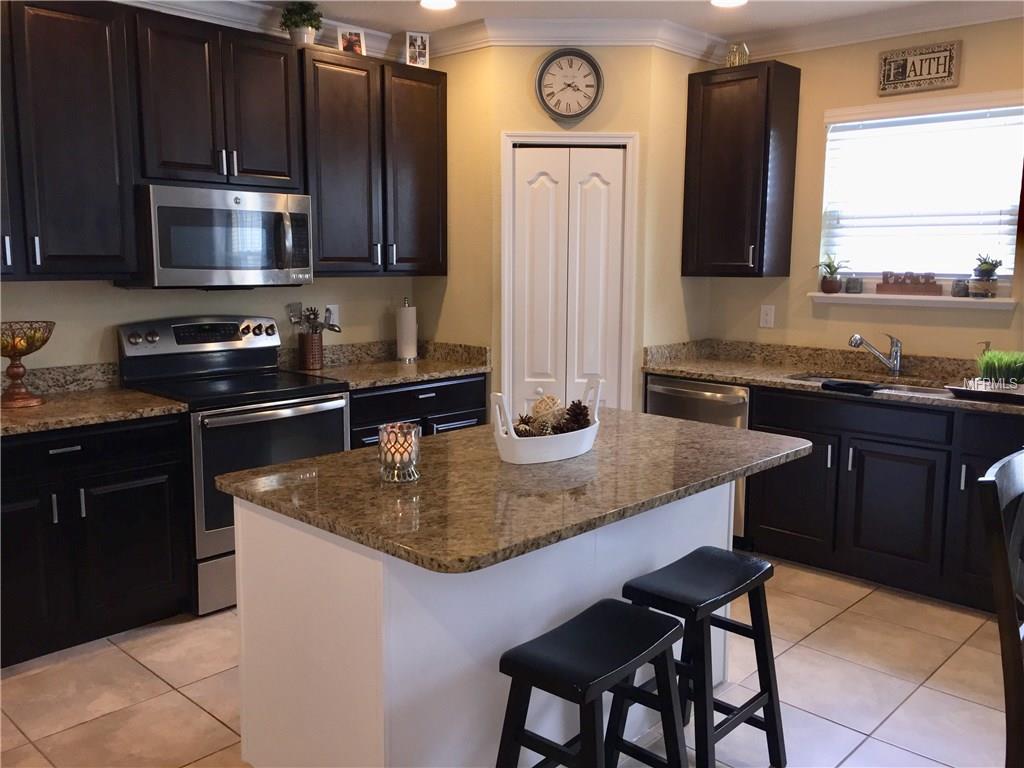 2881 MOONSTONE BEND, KISSIMMEE, Florida 34758, 3 Bedrooms Bedrooms, 7 Rooms Rooms,2 BathroomsBathrooms,Residential,For sale,MOONSTONE,O5559347