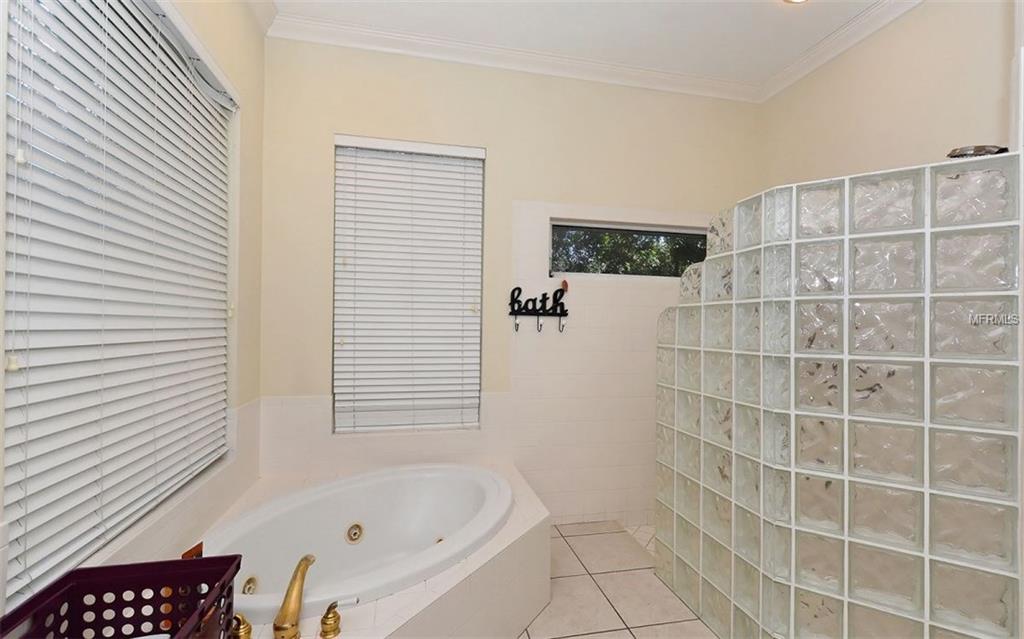 5855 DRIFTWOOD AVENUE, SARASOTA, Florida 34231, 3 Bedrooms Bedrooms, 5 Rooms Rooms,3 BathroomsBathrooms,Residential,For sale,DRIFTWOOD,A4208825