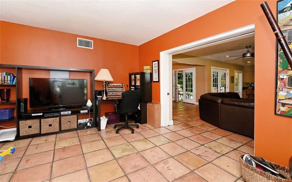 5855 DRIFTWOOD AVENUE, SARASOTA, Florida 34231, 3 Bedrooms Bedrooms, 5 Rooms Rooms,3 BathroomsBathrooms,Residential,For sale,DRIFTWOOD,A4208825