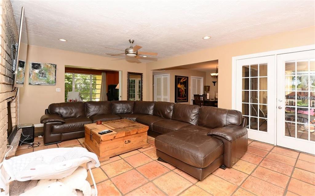 5855 DRIFTWOOD AVENUE, SARASOTA, Florida 34231, 3 Bedrooms Bedrooms, 5 Rooms Rooms,3 BathroomsBathrooms,Residential,For sale,DRIFTWOOD,A4208825