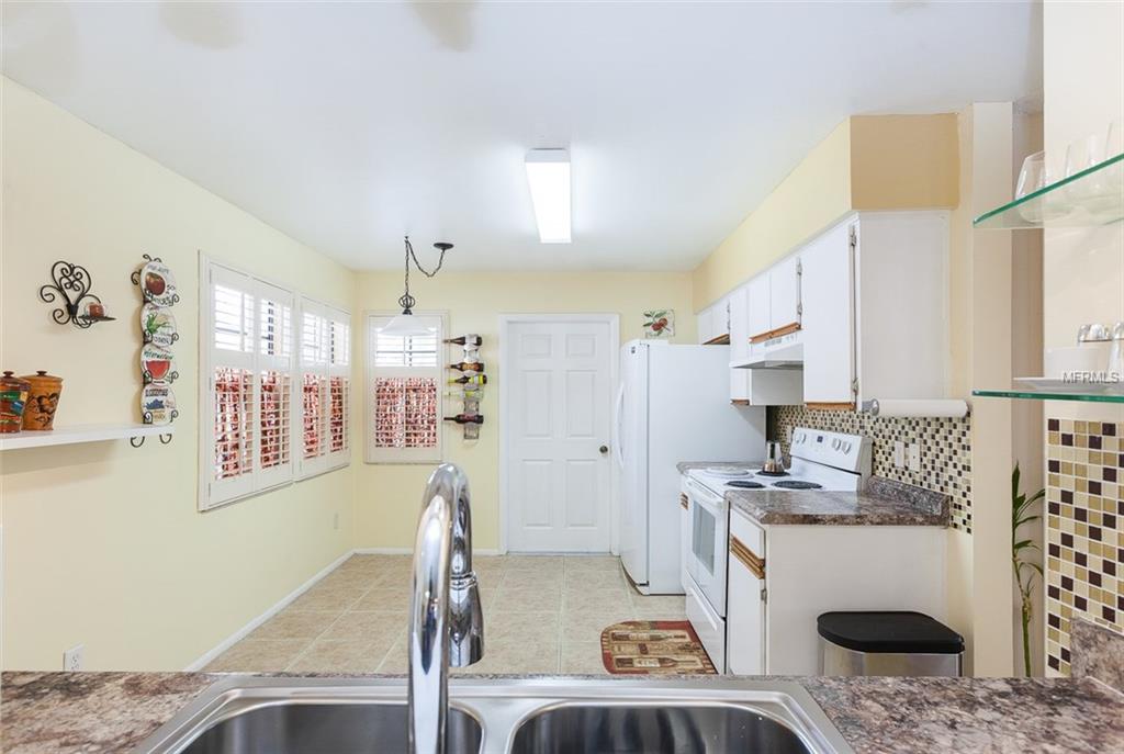 513 PORTLAND CIRCLE, APOPKA, Florida 32703, 2 Bedrooms Bedrooms, 5 Rooms Rooms,2 BathroomsBathrooms,Residential,For sale,PORTLAND,O5560771