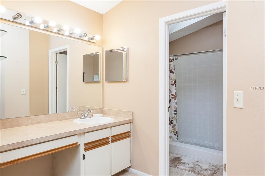 513 PORTLAND CIRCLE, APOPKA, Florida 32703, 2 Bedrooms Bedrooms, 5 Rooms Rooms,2 BathroomsBathrooms,Residential,For sale,PORTLAND,O5560771