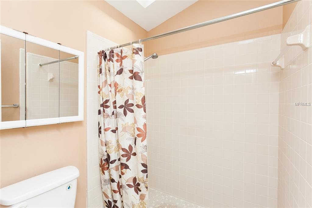 513 PORTLAND CIRCLE, APOPKA, Florida 32703, 2 Bedrooms Bedrooms, 5 Rooms Rooms,2 BathroomsBathrooms,Residential,For sale,PORTLAND,O5560771