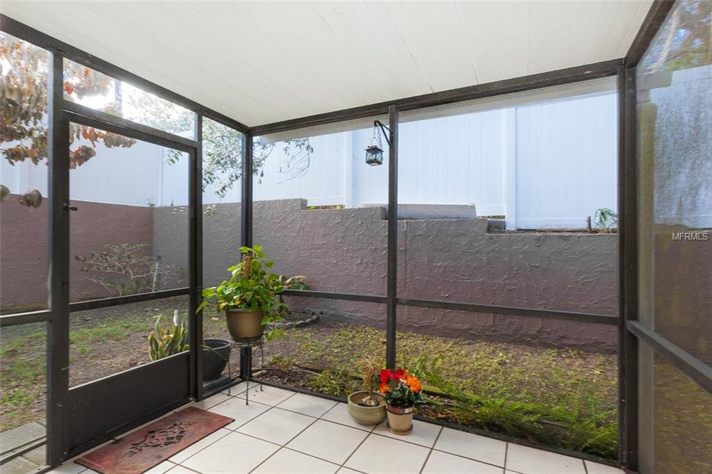 513 PORTLAND CIRCLE, APOPKA, Florida 32703, 2 Bedrooms Bedrooms, 5 Rooms Rooms,2 BathroomsBathrooms,Residential,For sale,PORTLAND,O5560771