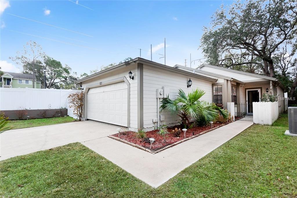513 PORTLAND CIRCLE, APOPKA, Florida 32703, 2 Bedrooms Bedrooms, 5 Rooms Rooms,2 BathroomsBathrooms,Residential,For sale,PORTLAND,O5560771